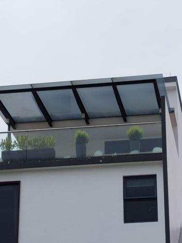 built_shelter_and_roofing_poly_1699537971_784a5940_progressive